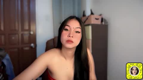 Olivia Lily Johnson online show from February 10, 1:04 pm