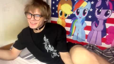 Snapshot of jeycob_ice chatting on March 3, 5:41 pm jeycob ice online show from March 3, 5:41 pm