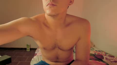 Snapshot of jeyson_big chatting on July 17, 2:02 pm jeyson_big online show from July 17, 2:02 pm