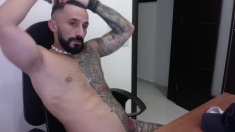 jfenech13071979 online show from October 26, 9:10 pm