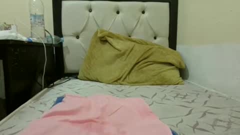 Snapshot of jgjk720771 chatting on February 27, 10:54 pm HotArabGuy24 online show from February 27, 10:54 pm