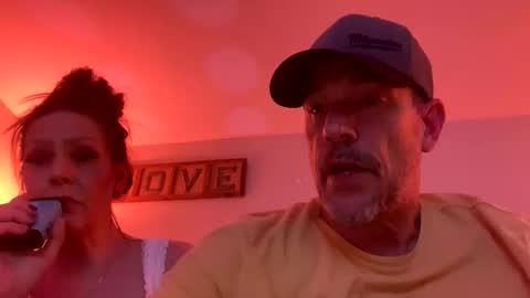 Snapshot of jhandjh69 chatting on April 15, 9:16 am Heis Alley online show from April 15, 9:16 am