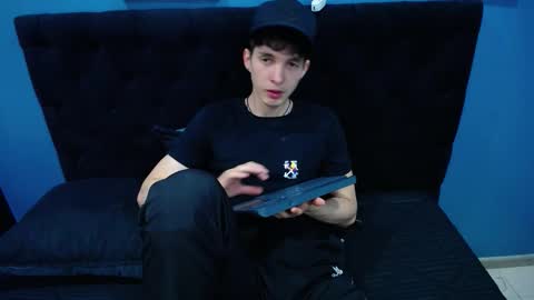 Snapshot of jheampiero chatting on November 6, 1:45 pm Jheampiero online show from November 6, 1:45 pm