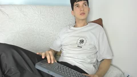 Jheampiero online show from February 23, 9:01 pm