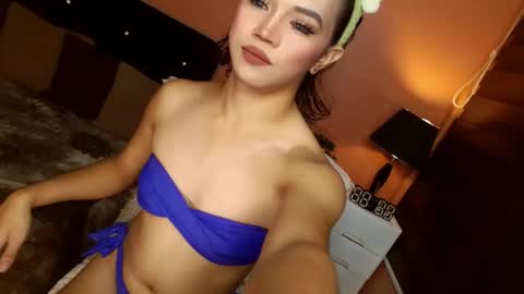 Snapshot of jhenagoddess chatting on November 4, 6:23 am JHENA online show from November 4, 6:23 am