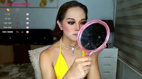 Snapshot of jhenagoddess chatting on December 4, 2:54 am JHENA online show from December 4, 2:54 am