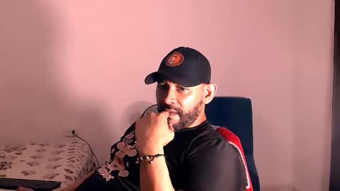 Snapshot of jho173027 chatting on November 24, 3:17 am En moreno online show from November 24, 3:17 am