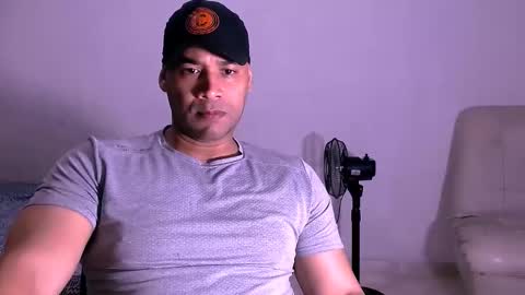 Snapshot of jho173027 chatting on November 30, 11:53 pm En moreno online show from November 30, 11:53 pm