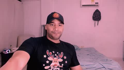 Snapshot of jho173027 chatting on December 4, 3:38 am En moreno online show from December 4, 3:38 am