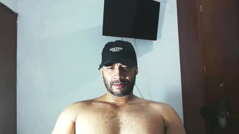 Snapshot of jho173027 chatting on December 16, 5:34 am En moreno online show from December 16, 5:34 am