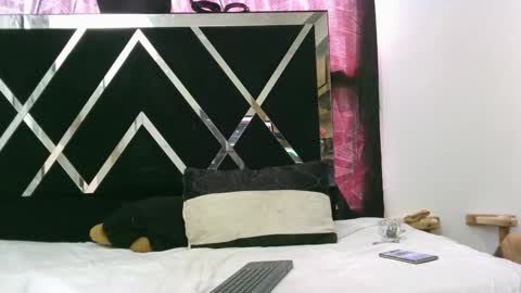 Snapshot of jhoana_aston chatting on January 7, 3:54 pm jhoana aston - daniel online show from January 7, 3:54 pm