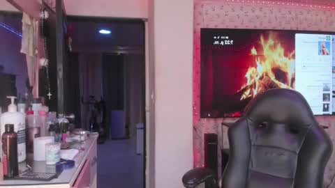 Snapshot of jhoanatrans22 chatting on December 4, 12:31 am jhoanatrans22 online show from December 4, 12:31 am