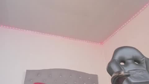 Snapshot of jhoanatrans22 chatting on December 15, 7:07 pm jhoanatrans22 online show from December 15, 7:07 pm