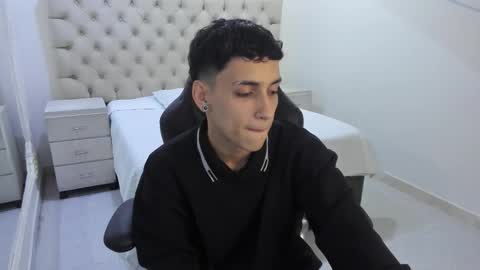 jhoanleandro online show from January 13, 4:40 am