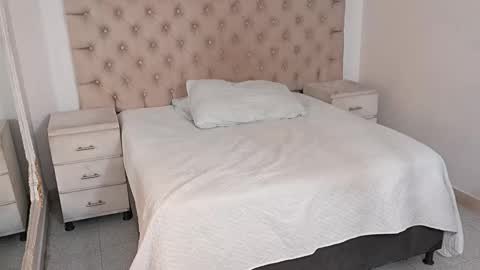 jhoanleandro online show from February 15, 7:51 am