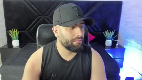 Snapshot of jhon_bear02 chatting on June 6, 11:15 am John Bear.... online show from June 6, 11:15 am