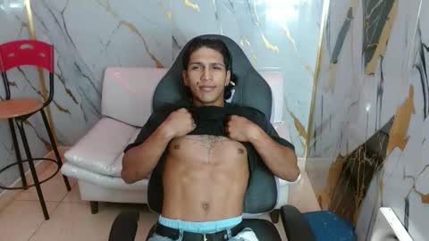 Snapshot of jhon_cooper18 chatting on February 1, 2:04 pm jhost online show from February 1, 2:04 pm