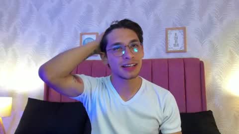 Snapshot of jhon_miller__ chatting on June 10, 4:39 pm Jhon miller online show from June 10, 4:39 pm