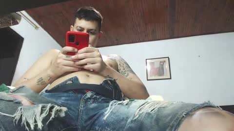 Snapshot of jhon_tommy chatting on December 4, 2:09 am jhon tommy online show from December 4, 2:09 am