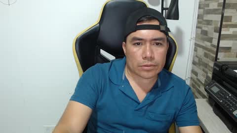 jhonatan_morales online show from October 10, 12:53 am