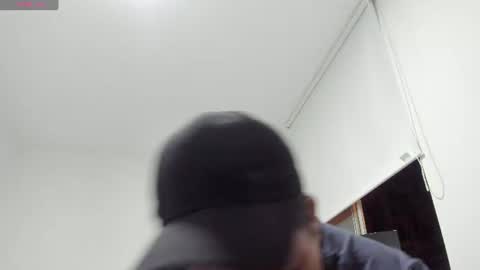 Snapshot of jhonatan_morales_s chatting on August 2, 2:10 am jhonatan_morales_s online show from August 2, 2:10 am