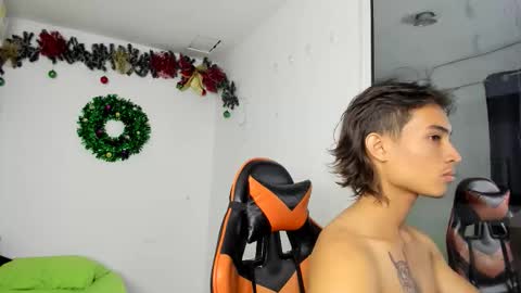 jhoner_browms online show from November 29, 3:31 am