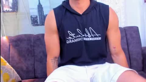 Snapshot of jhonny_flames7 chatting on February 27, 1:59 am jhonny online show from February 27, 1:59 am