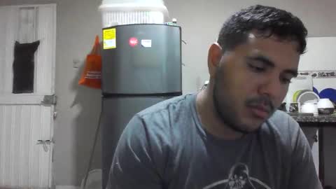Snapshot of jhonny_jr chatting on June 10, 3:07 am Jhonny Jr. online show from June 10, 3:07 am