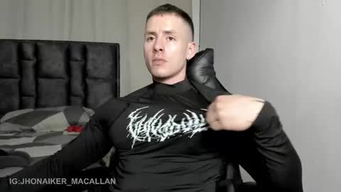 Jhonaiker online show from February 9, 11:42 pm