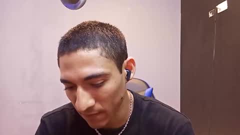 jhonny_thes28 online show from February 5, 2:49 am