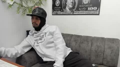 Snapshot of jhonson821 chatting on November 5, 10:04 am jhonson821 online show from November 5, 10:04 am