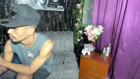 Snapshot of jhonson821 chatting on November 17, 9:59 am jhonson821 online show from November 17, 9:59 am