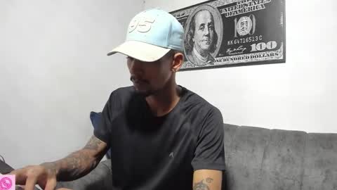 Snapshot of jhonson821 chatting on December 16, 1:05 pm jhonson821 online show from December 16, 1:05 pm