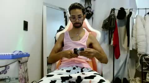 Snapshot of jhonsonvlatino chatting on June 18, 12:42 pm jhonsonvlatino online show from June 18, 12:42 pm