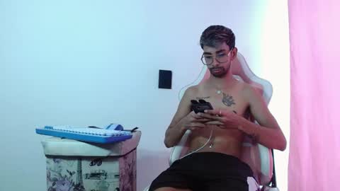Snapshot of jhonsonvlatino chatting on July 19, 10:46 pm jhonsonvlatino online show from July 19, 10:46 pm