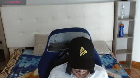 jhontorres018 online show from October 24, 12:30 am