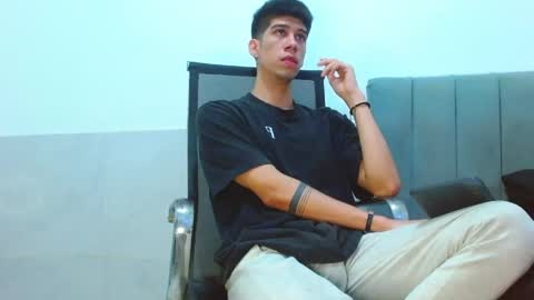 Snapshot of jhony_sex3 chatting on May 1, 3:11 am jhony_sex3 online show from May 1, 3:11 am
