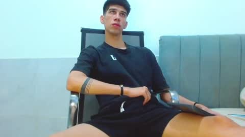 Snapshot of jhony_sex3 chatting on May 8, 7:25 am jhony_sex3 online show from May 8, 7:25 am