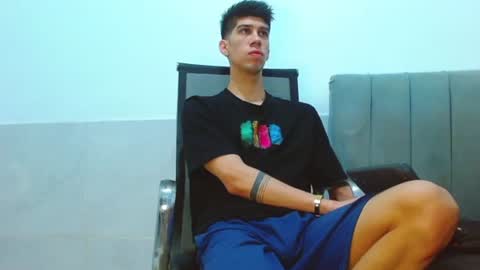 Snapshot of jhony_sex3 chatting on June 18, 7:30 am jhony_sex3 online show from June 18, 7:30 am