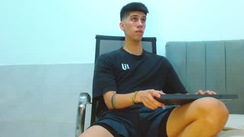 Snapshot of jhony_sex3 chatting on June 21, 7:22 am jhony_sex3 online show from June 21, 7:22 am