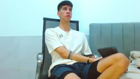 Snapshot of jhony_sex3 chatting on June 25, 8:08 am jhony_sex3 online show from June 25, 8:08 am