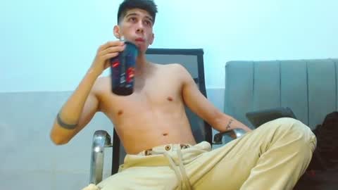 Snapshot of jhony_sex3 chatting on July 30, 7:40 am jhony_sex3 online show from July 30, 7:40 am