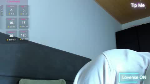 Jhony Alzate online show from October 16, 2:45 am