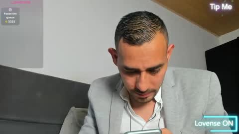 Jhony Alzate online show from May 25, 12:27 am