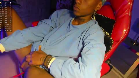 Snapshot of jhonymiller chatting on October 31, 8:32 pm jhonymiller online show from October 31, 8:32 pm