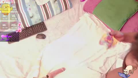 Snapshot of jhoxy_m chatting on June 5, 6:52 am Hello iam hoxy ready to get wet online show from June 5, 6:52 am