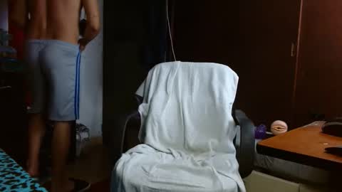 Snapshot of jhulian08 chatting on November 15, 11:21 pm julian online show from November 15, 11:21 pm