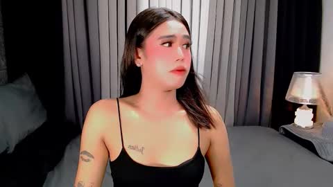 jhuliana_and_charles_room online show from October 26, 5:13 am