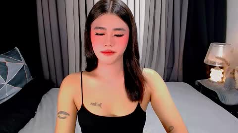 Snapshot of jhuliana_and_charles_room chatting on December 4, 3:38 am jhuliana_and_charles_room online show from December 4, 3:38 am