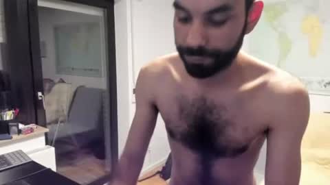 Snapshot of jimbob5005 chatting on November 12, 12:33 am jimbob5005 online show from November 12, 12:33 am